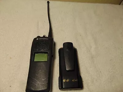 MOTOROLA XTS2500 TWO WAY RADIO 800MHz W/ BATTERY - WORKS • $22.99