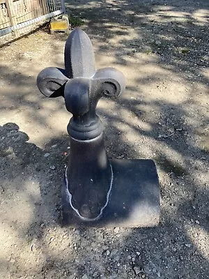 £150 • Buy Fleur Deli Roof Finials