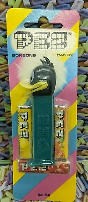 PEZ -Daffy Duck- On Halo Non-US Card Older-Rare!  • $12.99