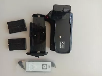 Nikon D3200 Battery Grip • $50