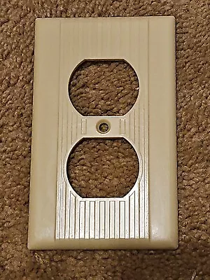 Vintage Leviton Mid Century BAKELITE Wall Outlet Single Gang Plate Cover Lines • $6.99