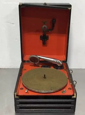 Victrola Portable Phonograph VV2-30 • $25