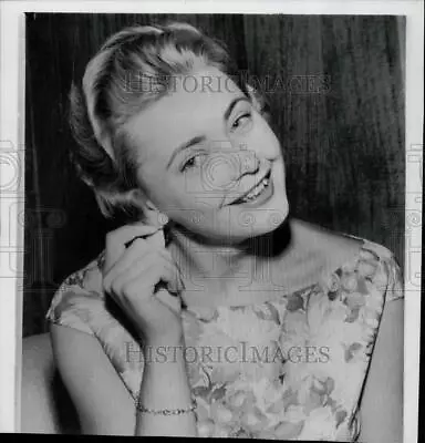 1955 Press Photo Miss Universe Hillevi Rombin In Long Beach California • $16.99