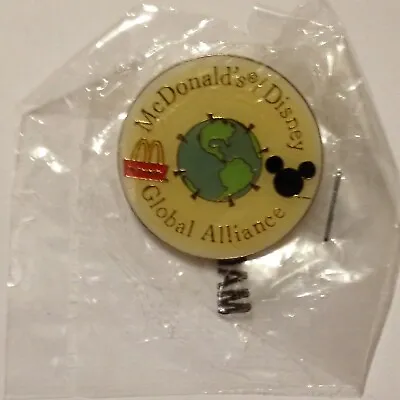 Pin's Mc Donald's Global Alliance - Signed Disney Group Ii Inc. New In Blister • $8.46