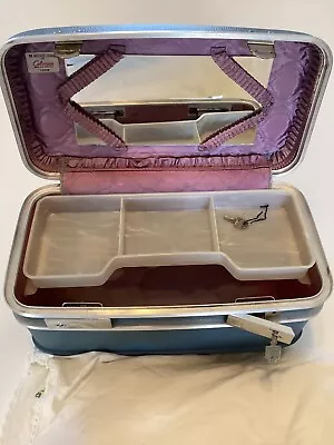 Vintage Blue Royal Mainliner Make Up Train Case W/keys Mirror Purple Interior • $48.79