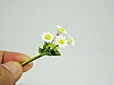 1 Pc Miniature Daisy Flower Clay Dollhouse Handmade Decoration 1:12 Scale • $2