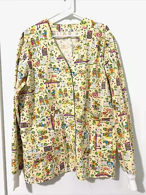 WOMEN'S SCRUB UNIFORM TOP    LARGE    Snaps   Nurse Frog Pattern   Long Sleeves • $9.99