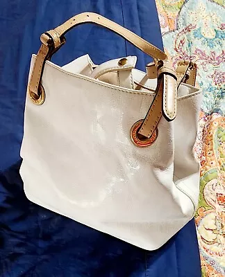 GUC Michael Kors White Patent Leather Logo Bag • $60