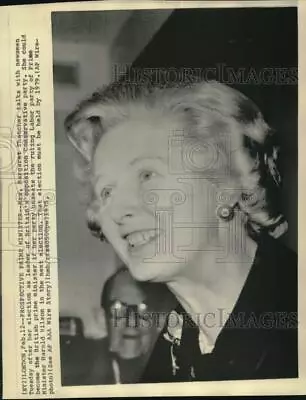 1975 Press Photo Margaret Thatcher Talks With Newsmen After Election In London. • $19.99