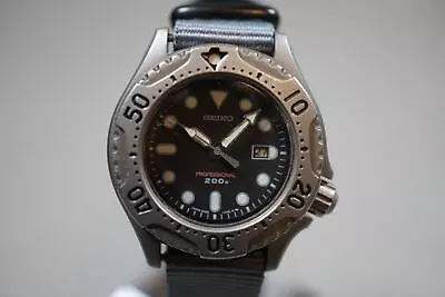 Seiko 2A22-0320 Black Dial Titanium Professional 200M Quartz Watch • $120