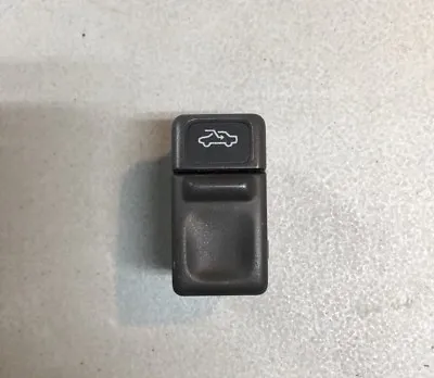 Volvo Sunroof Sun Roof Window Control Switch Button 9162950 C70 S70 V70 XC70 OEM • $10