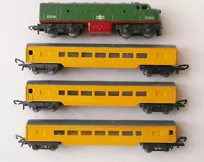 Lone Star N Gauge Treble-O - US Diesel In BR Green & 3x Coaches • £9.99