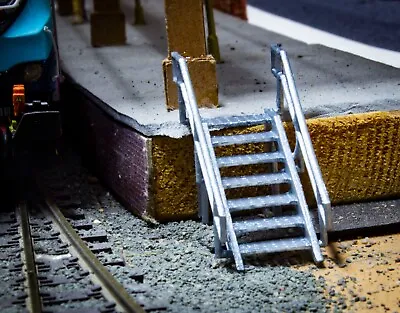 N Gauge Platform Access Steps Pack Of 2 • £3.75