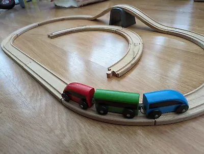 IKEA Wooden Train Set With Train - 16 Peices Of Track  • £8.99