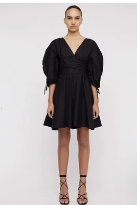 $250 • Buy Scanlan & Theodore Parachute Gather Sleeve Mini Black Size 6 BNWT