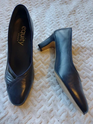 £5.99 • Buy Equity Ladies Dark Blue Leather Court Shoes Size 4.5