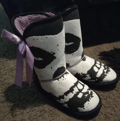 Misfits Boots Women's Size 5 Hot Topic RARE Black White Purple Ribbon Bow Sherpa • $45