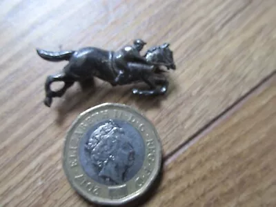 Vintage Horseracing Pin Lapel Badge • £4.99