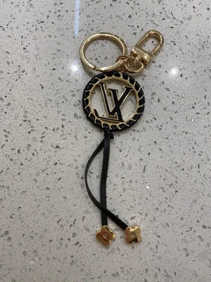 $150 • Buy Louis-vuitton Key Chain Holder Charm