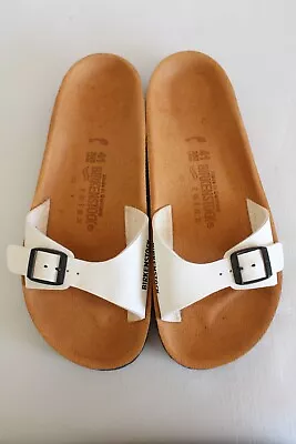 BIRKENSTOCK  Relax Womens White One Strap Sandals Size 41 • $45