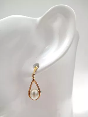 Beautiful 9ct Yellow Gold 375 Earrings Simulated Pearl Dangle Stud Style  • £21
