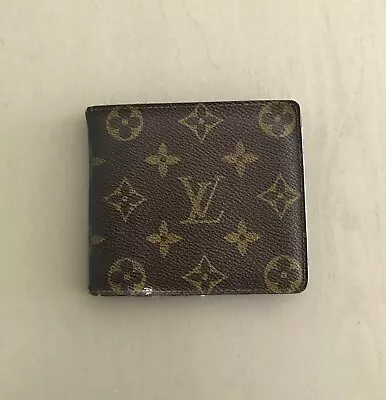 Louis Vuitton Men's LV Brown Bi-Fold Monogram Wallet Serial #PA0970 • $41