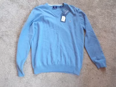 Gant  Mens Lambswool V-neck Jumper. PALE BLUE  Colour Size XL NEW WITH TAGS • £14.99