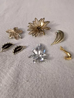 Mixed Signed Lot Of Vintage Jewelry 7 Pieces Cora Sarah Coventry Monet • $15