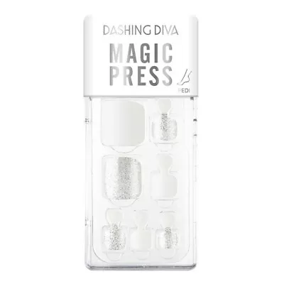 Dashing Diva Magic Press Glow-Up Pedicure Tip • £18.34