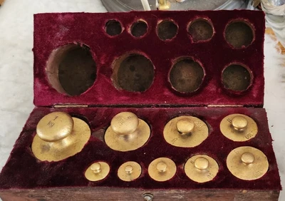 £5 • Buy Vintage Post Office Brass Weights In Solid Wooden Box