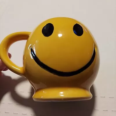 FLAWS Vintage 1970’s McCoy Pottery USA Ceramic Yellow Smiley Happy Face Mug Cup • $25