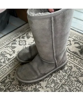 UGG Australia Women’s Classic Tall Gray Suede Sheepskin Boots Size 6 • $9.80