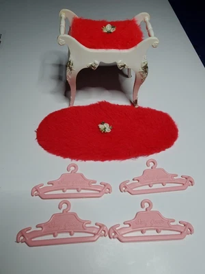 $15 • Buy Vtg 64 Suzy Goose Vanity Bench And Fuzzy Rug And Hangers