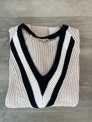 Joan Vass Studio Cream/Navy V Neck Long Sleeved Sweater L • $27.99