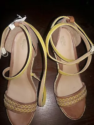 Mossimo Womens Shoe Size 10 • $9