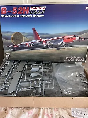 Modelcollect UA72208 - 1:72 B-52H Early Type Bomber Kit (w/ Eduard PE)(Read Note • $110