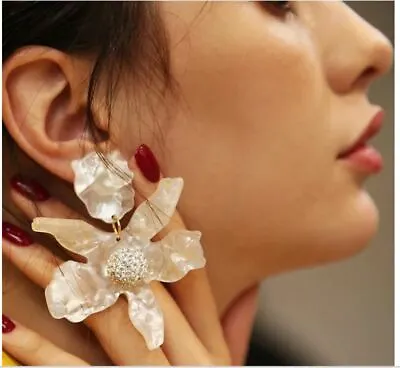 Zara Pearly White Silver Crystal Flower Acrylic Stud Earrings Lightweight • £5.99