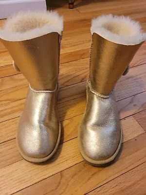 UGG Gold Metallic Bailey Button Shearling Lined Boots 1002951 Womens 8 • $24.20