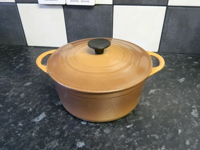 £5 • Buy Le Creuset  Cast Iron Casserole Dish And Lid - Hazelnut Brown  Finish  - Size 20