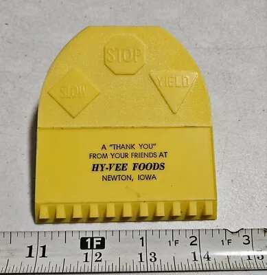 Vintage Hy-Vee Foods Newton Iowa Advertising Plastic Clip Cat Window Scraper • $14.99