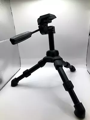 Vanguard VS-82 Tripod • $9.99