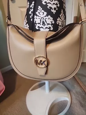 Michael Kors Nwt Gabby Medium  Hobo Shoulder Bag  Beige • $165