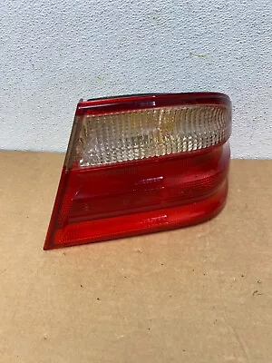 2000-2002 Mercedes-Benz E-Class E430 E320 Right Passenger Tail Light 622P DG1 • $39.50