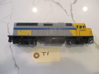 Bachmann 87022 HO Scale VIA Rail EMD F40PH Diesel Locomotive #6425 Train • $79.99