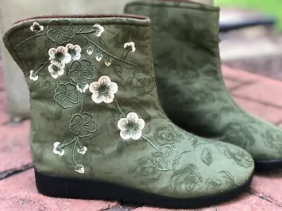 OLD BEIJING CLOTH~Vintage Clog Tai Chi~Cherry Blossom Embroidered BootsSize 9 • $139