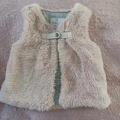Baby Girl Cosy Warm Beige Fluffy Vest Gilet Size 12-18 Months • £1.20