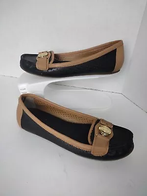 Women's Tommy Hilfiger Loafers Flats Size 8 Large Logo Medallion Black And Tan • $9.95