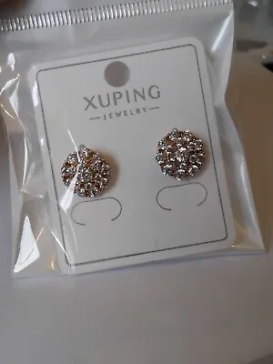 Xuping 18K Gold Plated Stud Earrings • £4