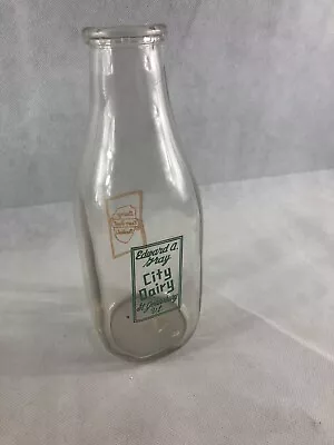 Edward A Gray City Dairy St. Johnsbury Vermont Milk Bottle • $14.99