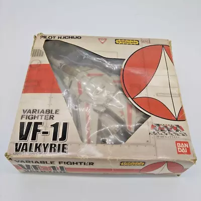 Bandai Macross Robotech VF-1J Valkyrie Hikaru Ichijo 1/55 Figure Takatoku • $189.99